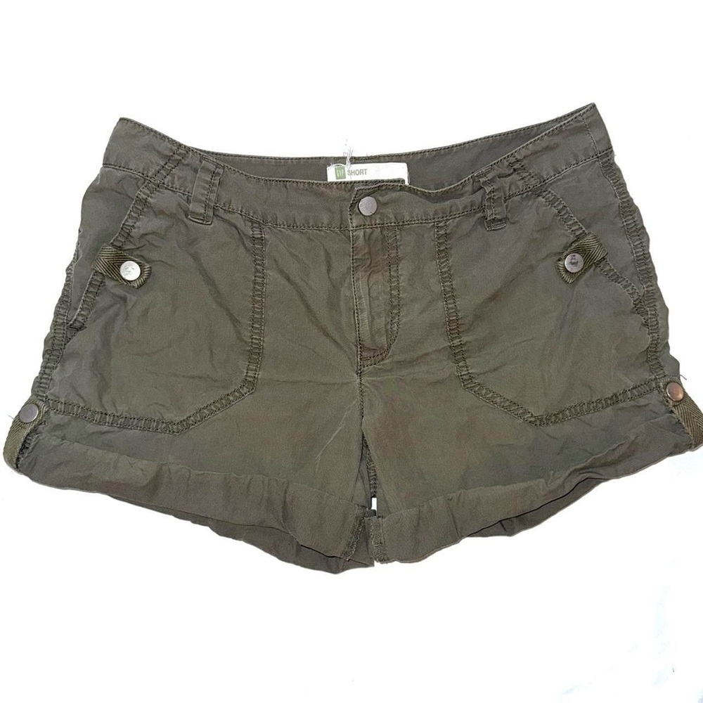 Green and khaki cargo shorts folded hem with button clasps.